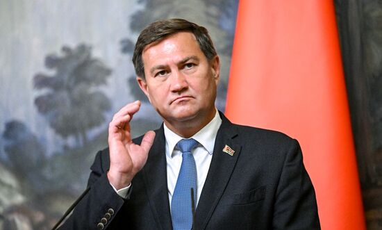 Встреча глав МИД РФ С. Лаврова и МИД Белоруссии М. Рыженкова