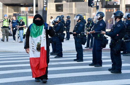 Акция протеста в Лос-Анджелесе