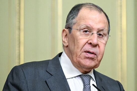 Встреча глав МИД РФ С. Лаврова и МИД Белоруссии М. Рыженкова