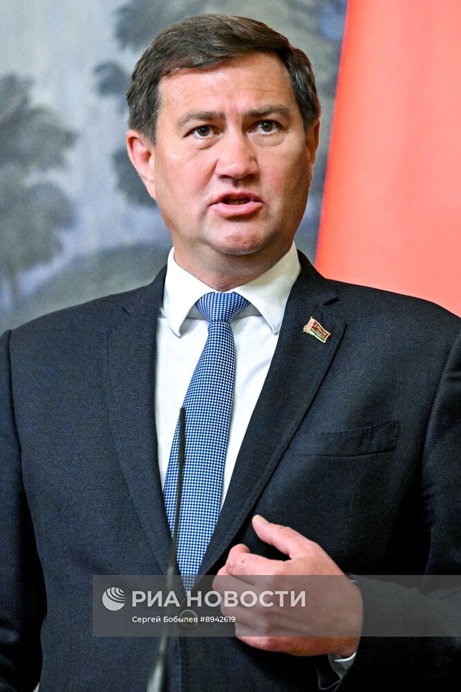 Встреча глав МИД РФ С. Лаврова и МИД Белоруссии М. Рыженкова