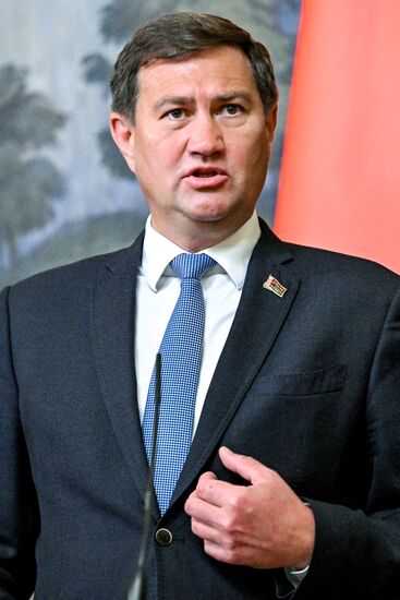 Встреча глав МИД РФ С. Лаврова и МИД Белоруссии М. Рыженкова