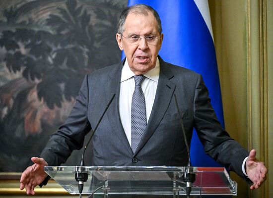 Встреча глав МИД РФ С. Лаврова и МИД Белоруссии М. Рыженкова