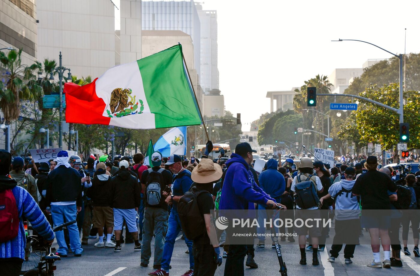 Акция протеста в Лос-Анджелесе