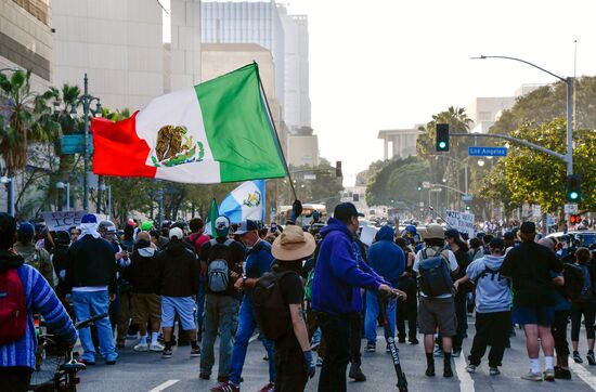 Акция протеста в Лос-Анджелесе