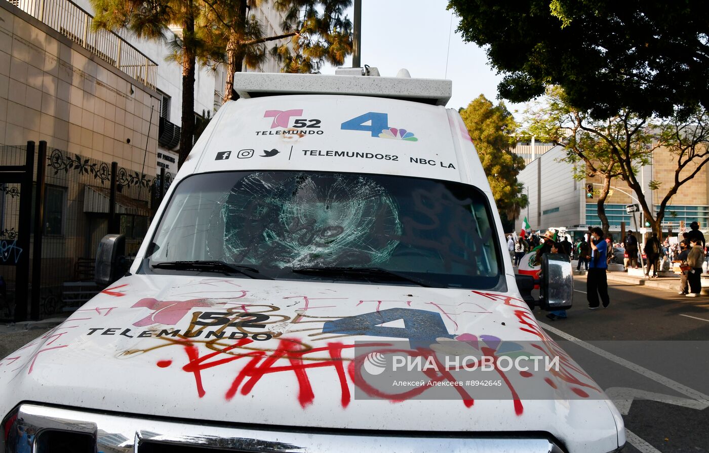 Акция протеста в Лос-Анджелесе