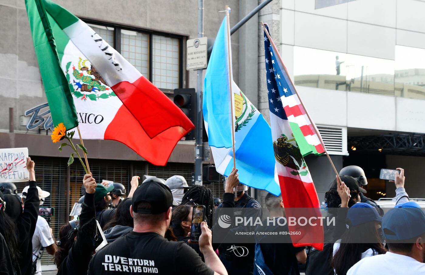 Акция протеста в Лос-Анджелесе