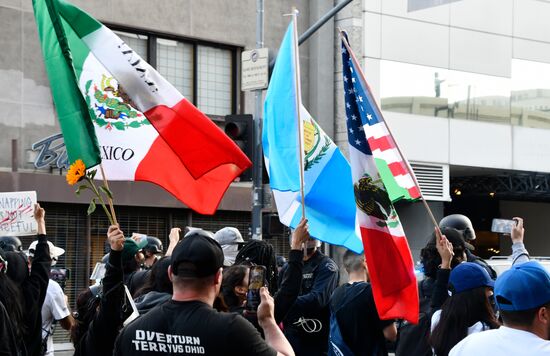 Акция протеста в Лос-Анджелесе