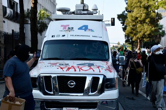 Акция протеста в Лос-Анджелесе