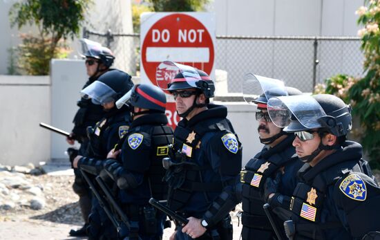 Акция протеста в Лос-Анджелесе