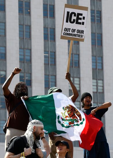 Акция протеста в Лос-Анджелесе