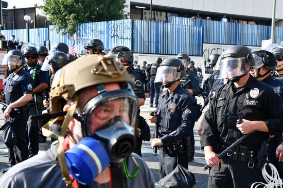 Акция протеста в Лос-Анджелесе