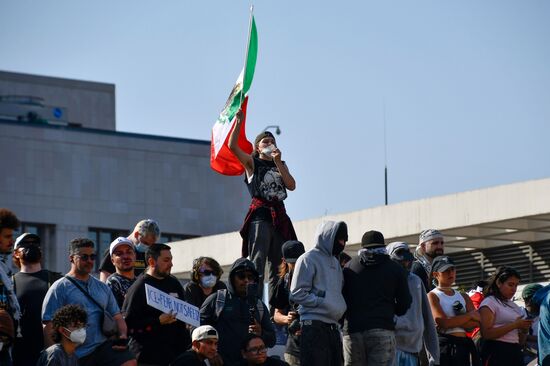 Акция протеста в Лос-Анджелесе