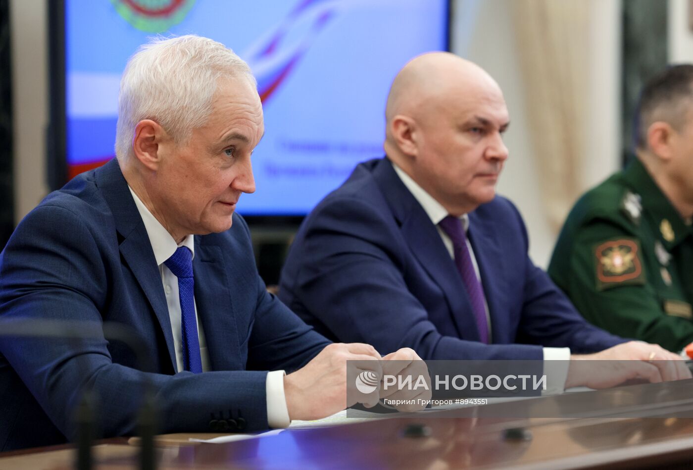 Президент Владимир Путин провел совещание по рассмотрению основных параметров проекта государственной программы вооружения