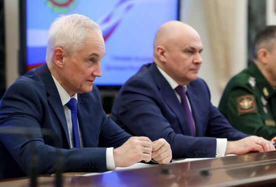 Президент Владимир Путин провел совещание по рассмотрению основных параметров проекта государственной программы вооружения