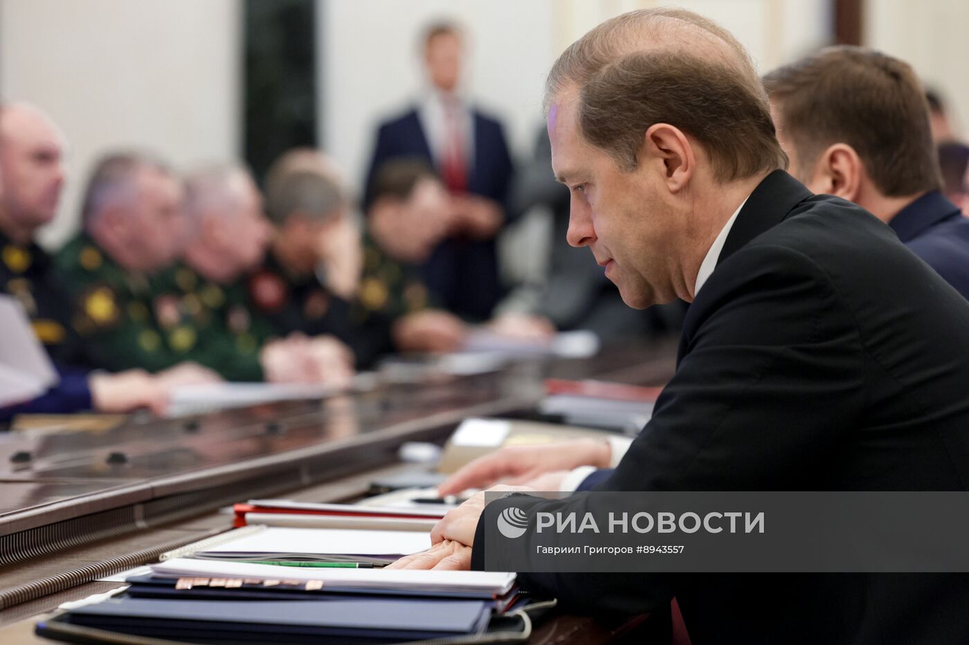 Президент Владимир Путин провел совещание по рассмотрению основных параметров проекта государственной программы вооружения