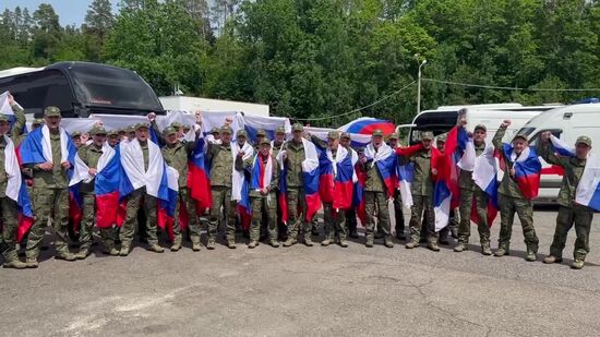 Группа российских военнослужащих возвращена из украинского плена