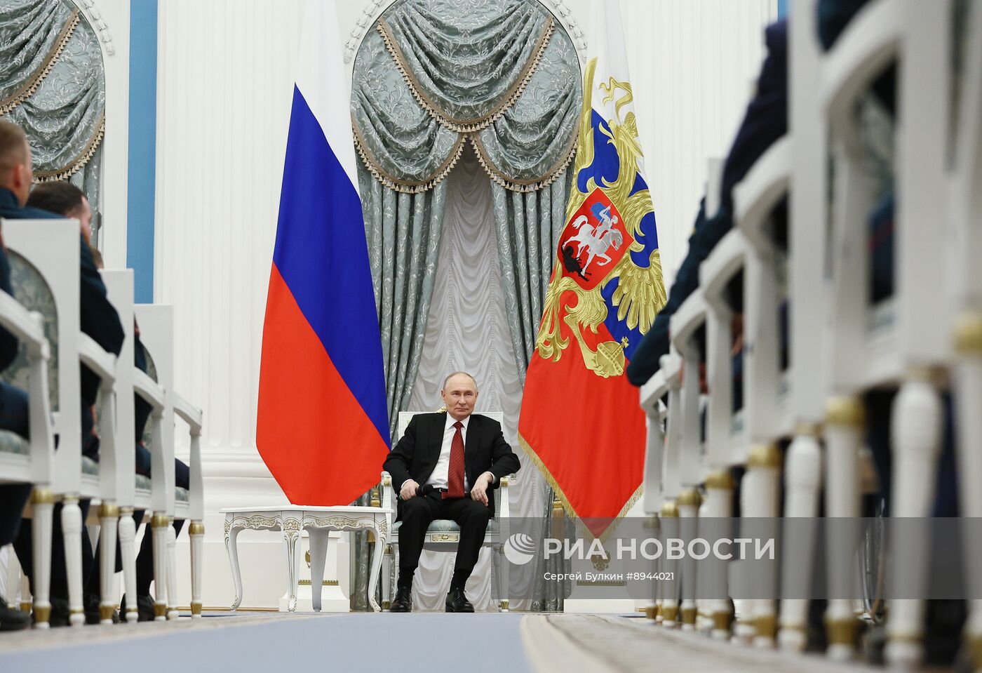 Президент Владимир Путин встретился с участниками программы "Время Героев"