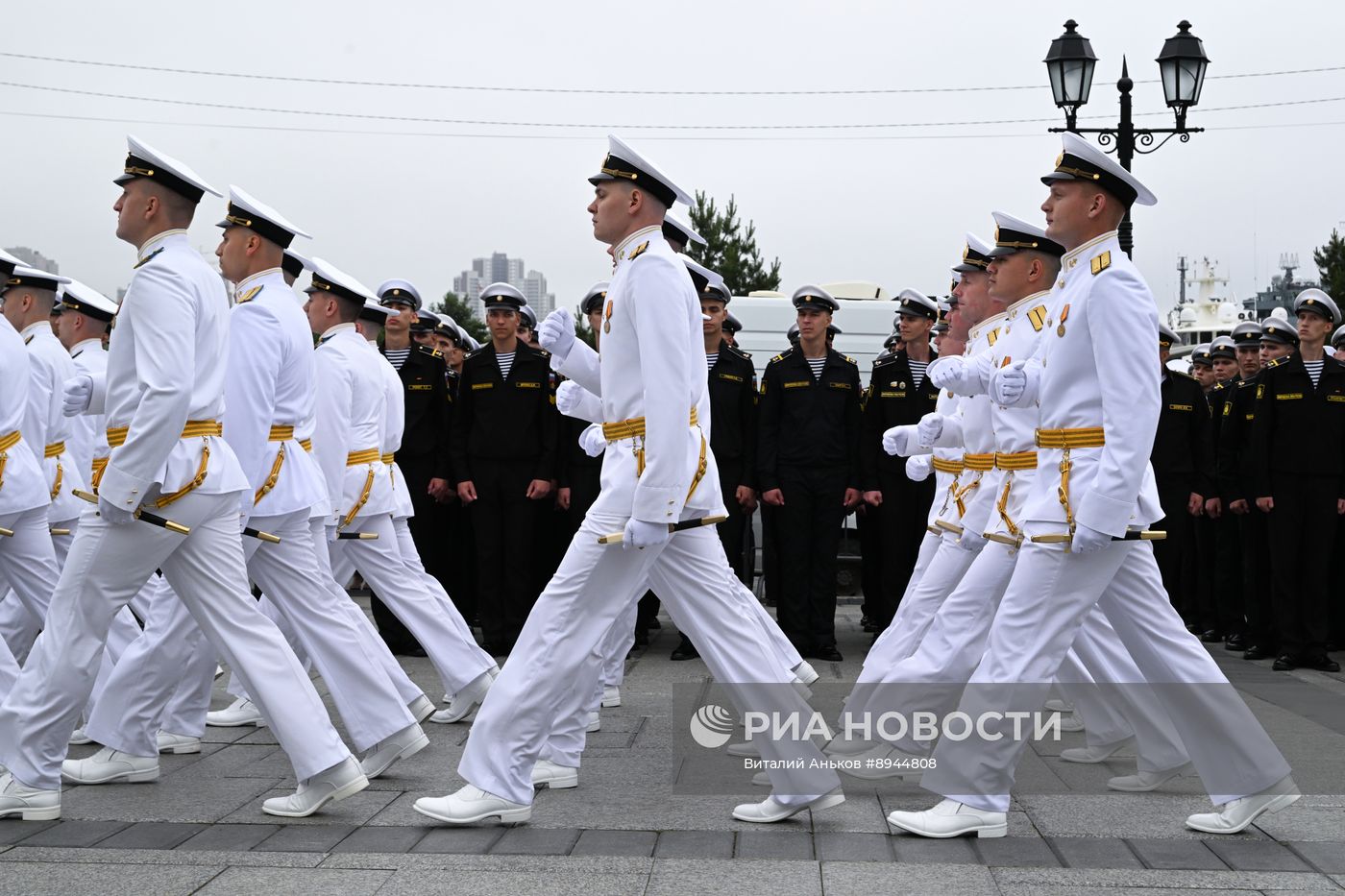 Выпускной в Тихоокеанском высшем военно-морском училище