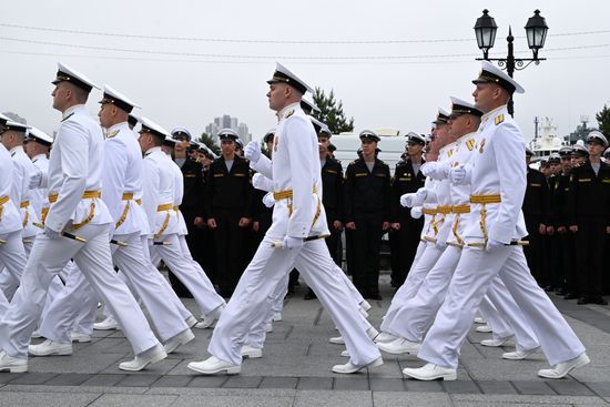 Выпускной в Тихоокеанском высшем военно-морском училище