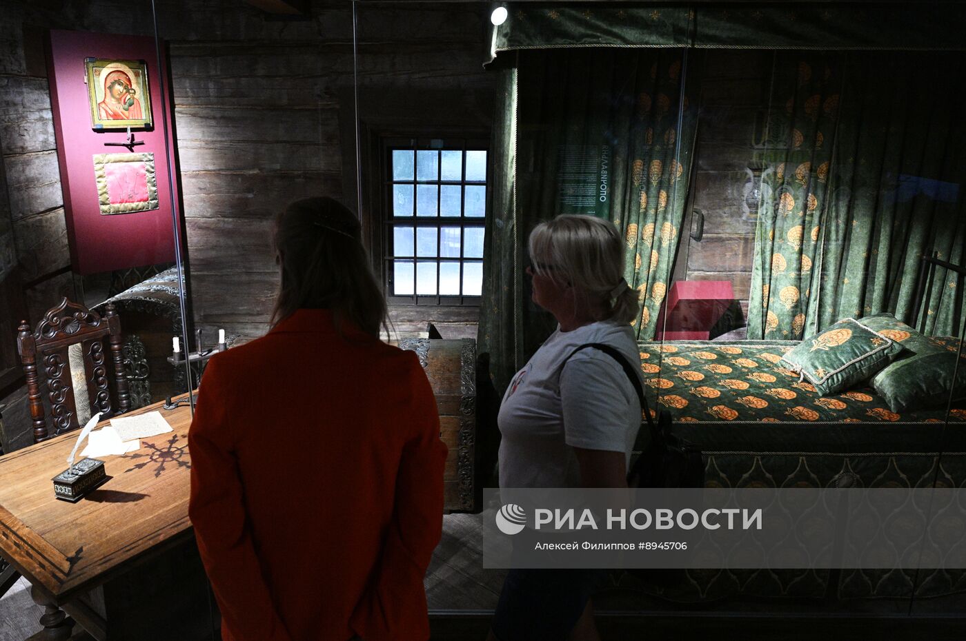 Открытие после реставрации Домика Петра I в музее-заповеднике "Коломенское"