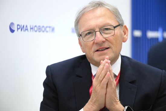 ПМЭФ-2025. Стенд РИА Новости и студия радио Sputnik