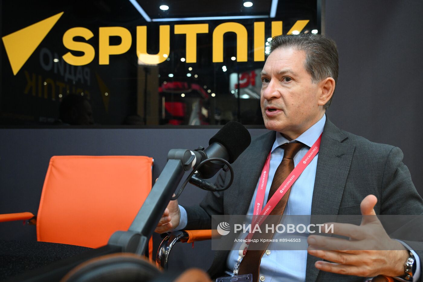 ПМЭФ-2025. Стенд РИА Новости и студия радио Sputnik