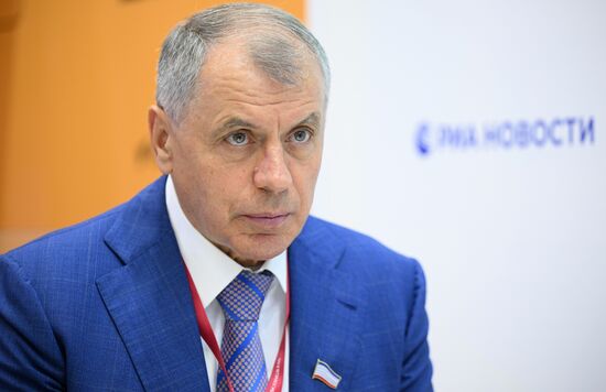 ПМЭФ-2025. Стенд РИА Новости и студия радио Sputnik