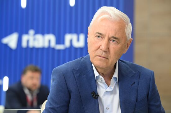 ПМЭФ-2025. Стенд РИА Новости и студия радио Sputnik