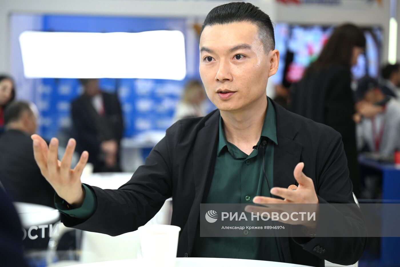 ПМЭФ-2025. Стенд РИА Новости и студия радио Sputnik