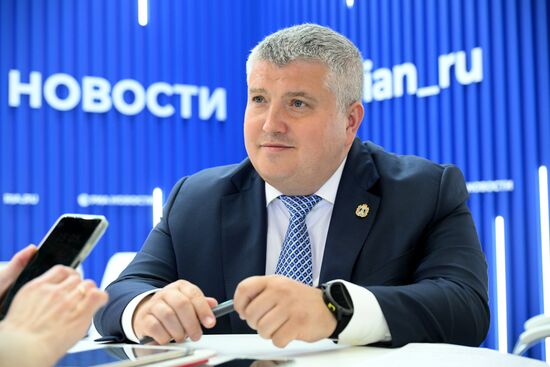 ПМЭФ-2025. Стенд РИА Новости и студия радио Sputnik