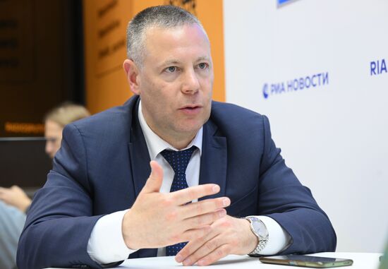 ПМЭФ-2025. Стенд РИА Новости и студия радио Sputnik