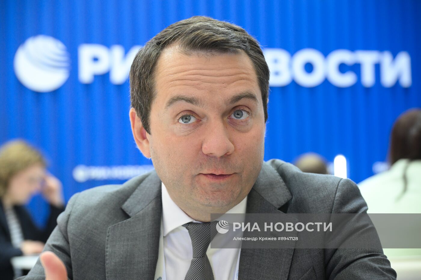 ПМЭФ-2025. Стенд РИА Новости и студия радио Sputnik