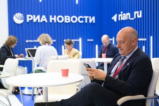 ПМЭФ-2025. Стенд РИА Новости и студия радио Sputnik