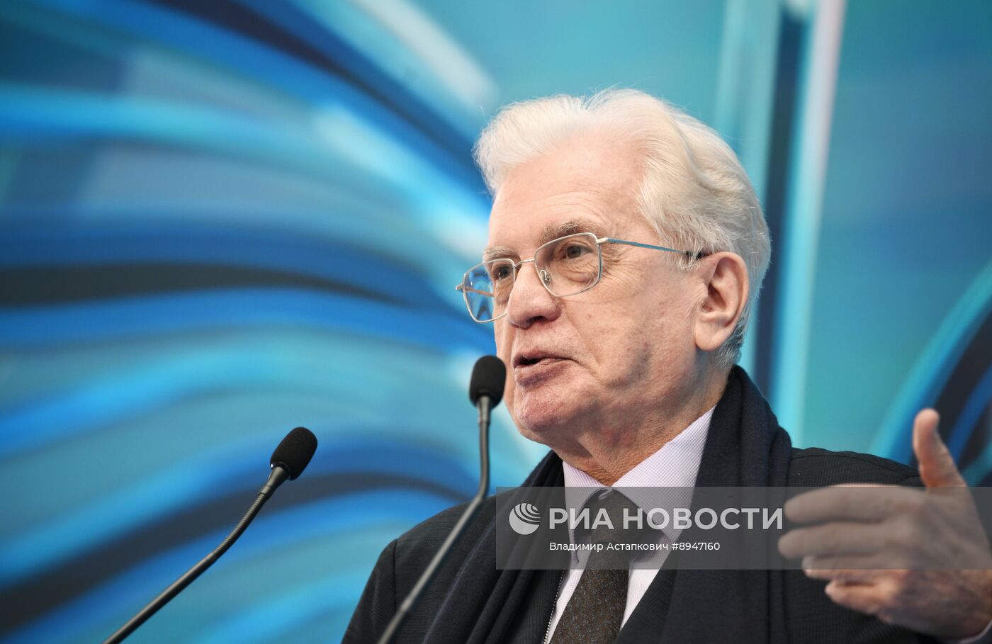 ПМЭФ-2025. Торжественная церемония открытия выставки и гала-показ "На крыльях"