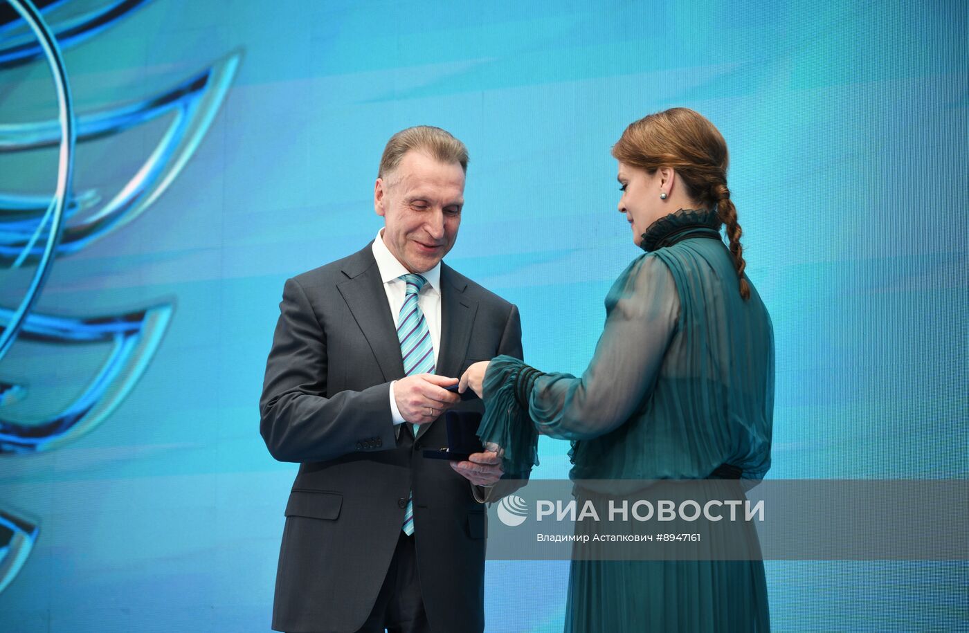 ПМЭФ-2025. Торжественная церемония открытия выставки и гала-показ "На крыльях"