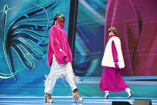 ПМЭФ-2025. Торжественная церемония открытия выставки и гала-показ "На крыльях"