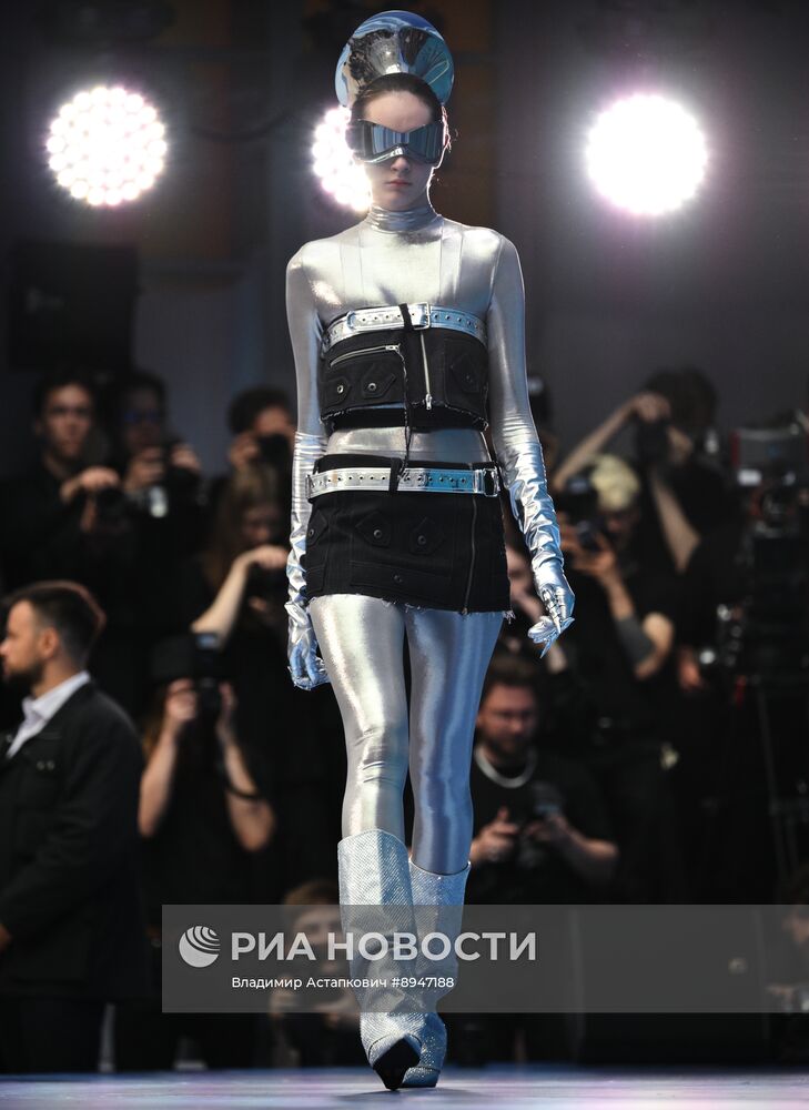 ПМЭФ-2025. Торжественная церемония открытия выставки и гала-показ "На крыльях"