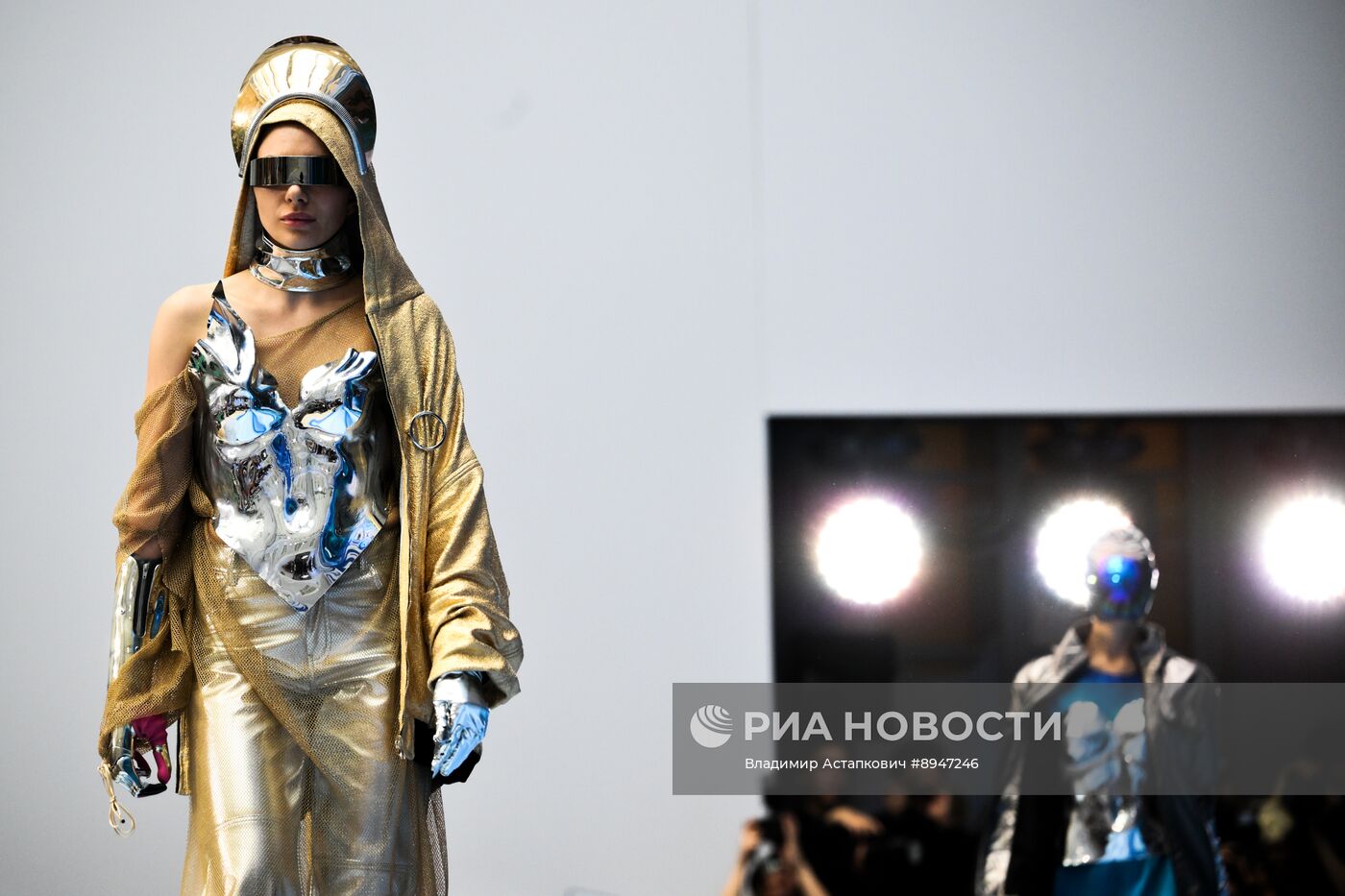 ПМЭФ-2025. Торжественная церемония открытия выставки и гала-показ "На крыльях"