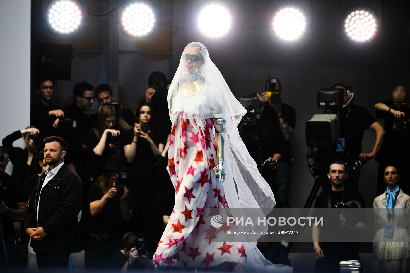 ПМЭФ-2025. Торжественная церемония открытия выставки и гала-показ "На крыльях"