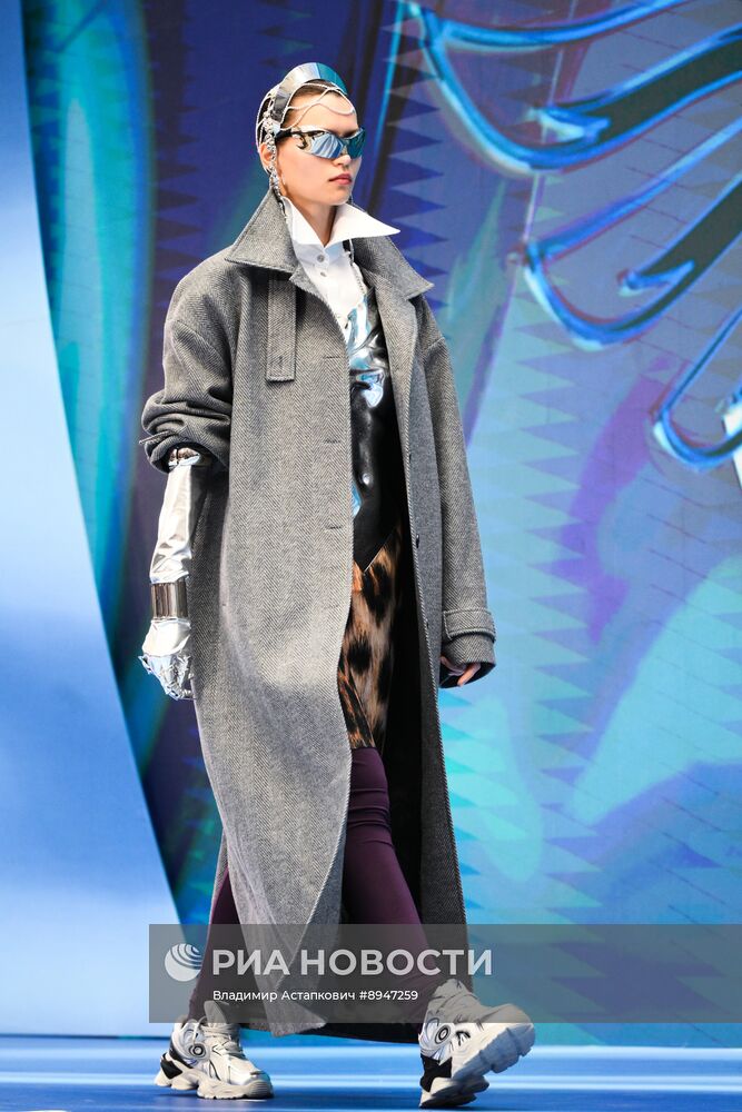 ПМЭФ-2025. Торжественная церемония открытия выставки и гала-показ "На крыльях"