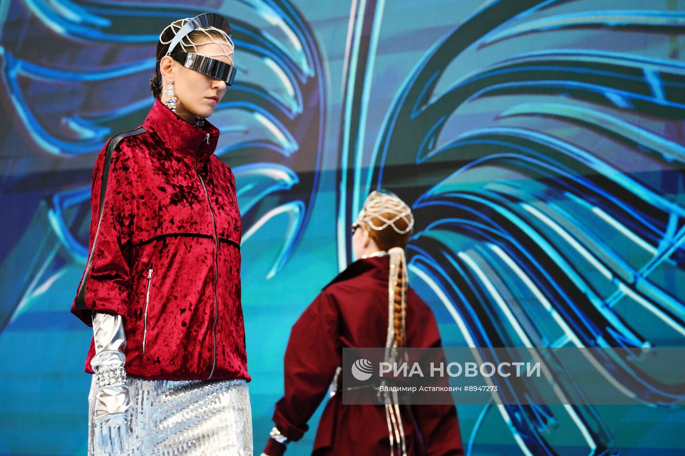 ПМЭФ-2025. Торжественная церемония открытия выставки и гала-показ "На крыльях"