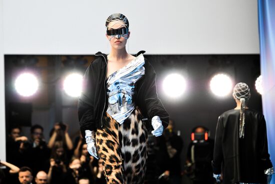 ПМЭФ-2025. Торжественная церемония открытия выставки и гала-показ "На крыльях"