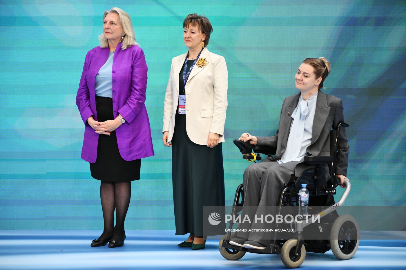 ПМЭФ-2025. Торжественная церемония открытия выставки и гала-показ "на крыльях"