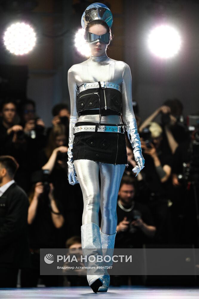 ПМЭФ-2025. Торжественная церемония открытия выставки и гала-показ "На крыльях"