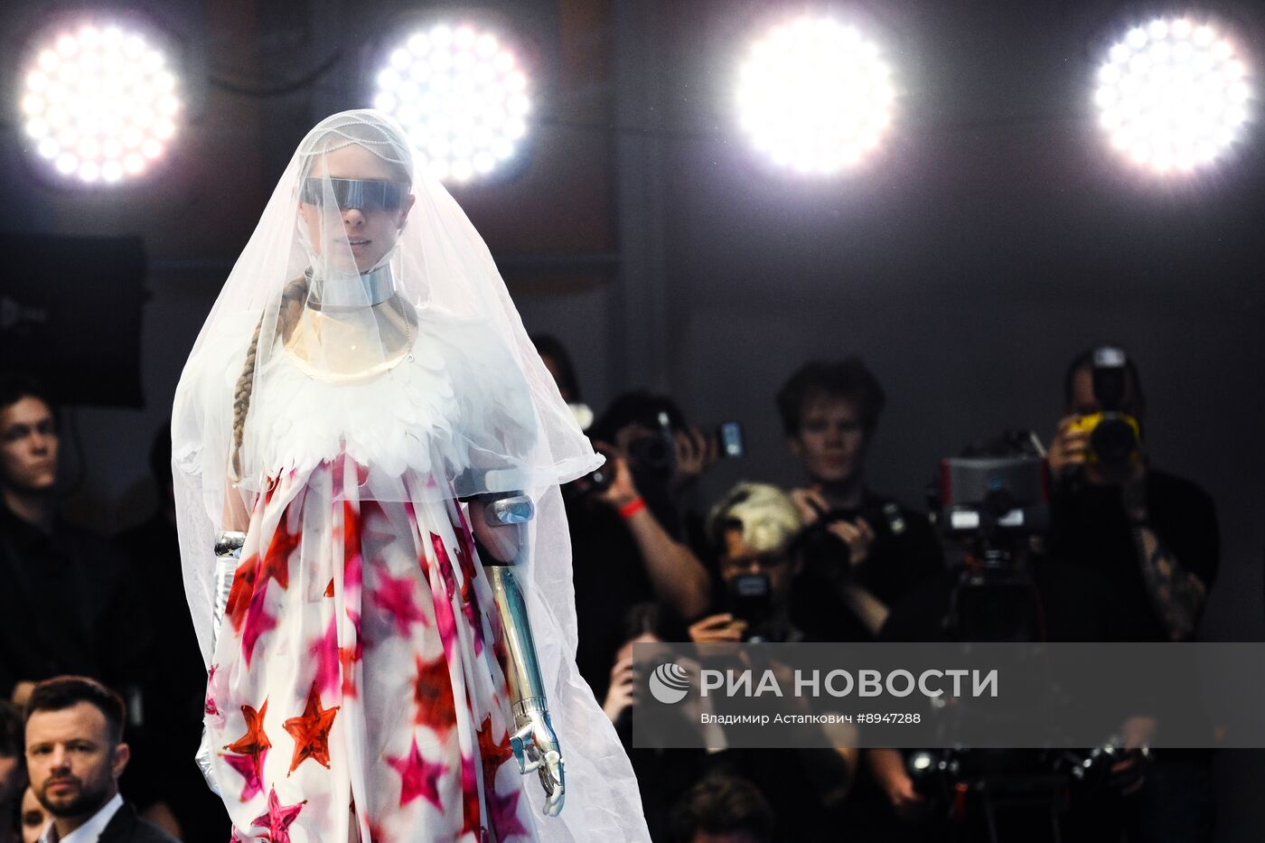 ПМЭФ-2025. Торжественная церемония открытия выставки и гала-показ "На крыльях"