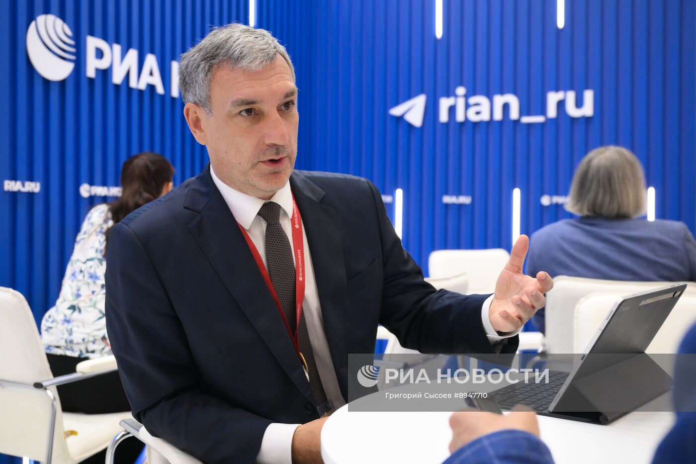 ПМЭФ-2025. Стенд РИА Новости и студия радио Sputnik