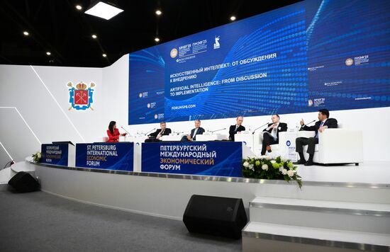 ПМЭФ-2025. Искусственный интеллект: от обсуждения к внедрению