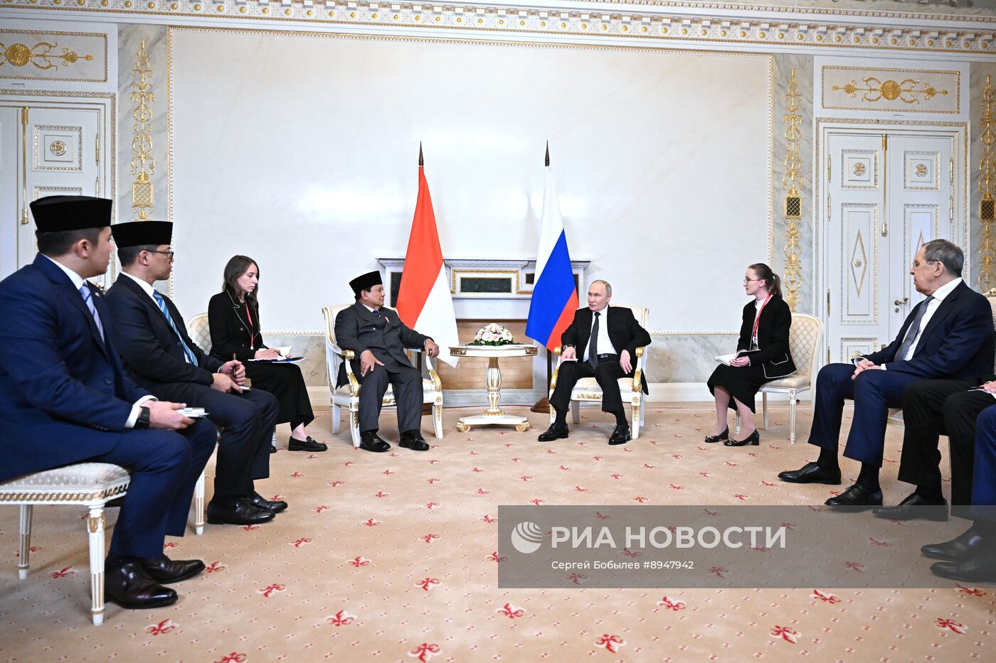 Президент Владимир Путин встретился с президентом Индонезии Прабово Субианто