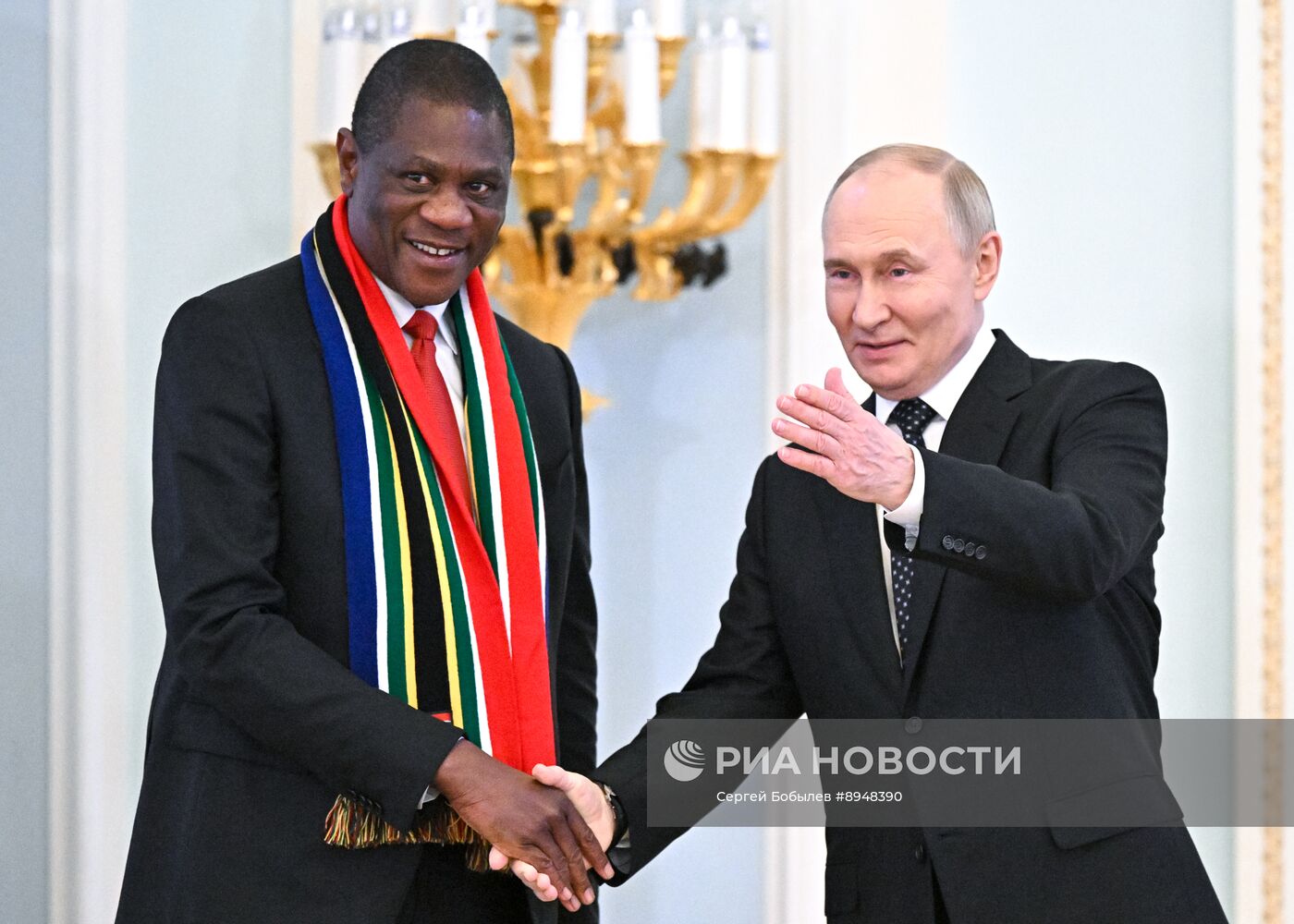 Президент Владимир Путин встретился с вице-президентом ЮАР Полом Машатиле