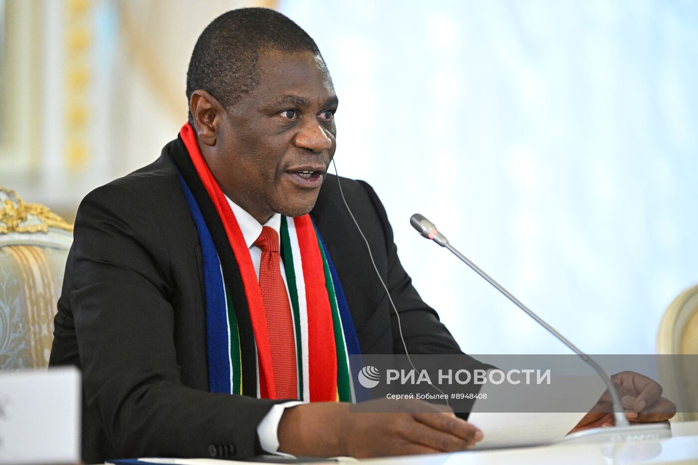 Президент Владимир Путин встретился с вице-президентом ЮАР Полом Машатиле